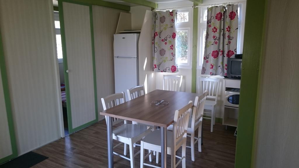 Hotel Camping Des Rulieres Saint-Valérien Zewnętrze zdjęcie